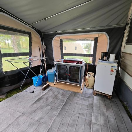 Camping Le Val Aux Fees - Broceliande Concoret Kültér fotó