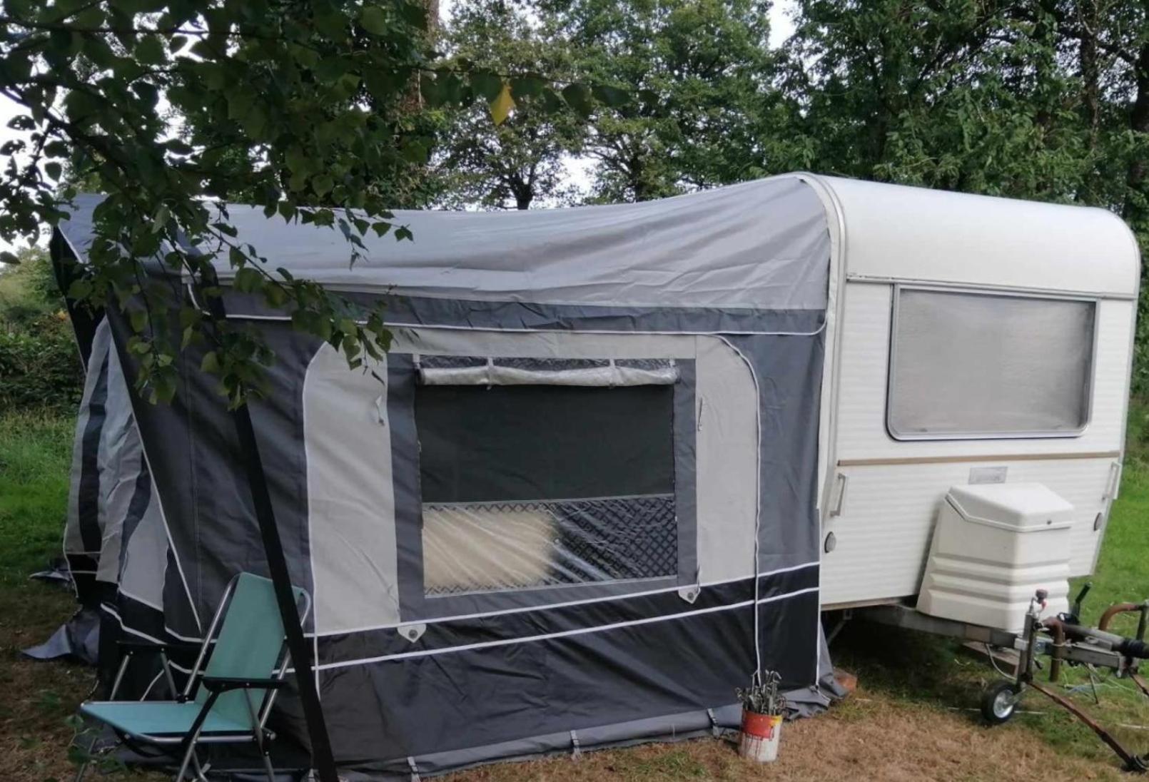 Camping Le Val Aux Fees - Broceliande Concoret Kültér fotó