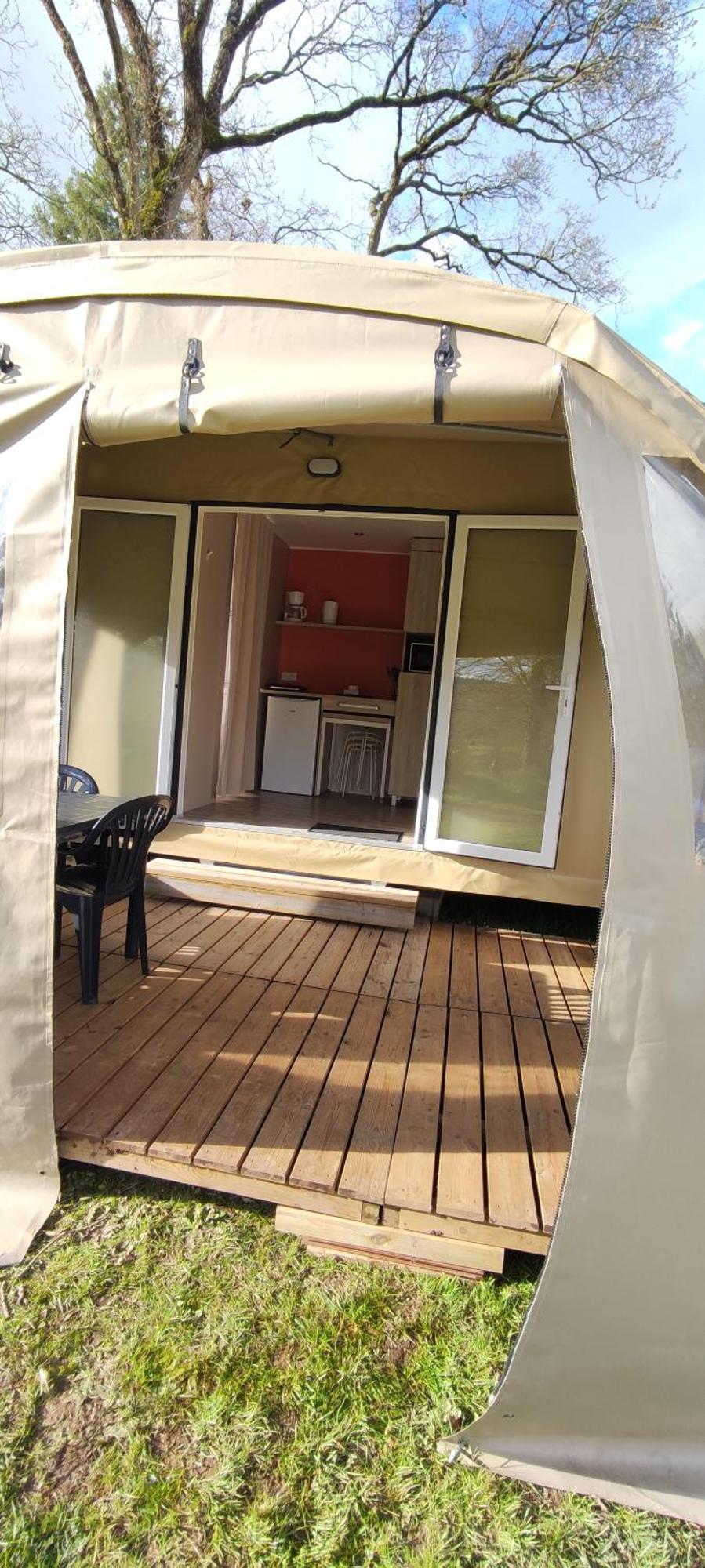 Camping Le Val Aux Fees - Broceliande Concoret Kültér fotó