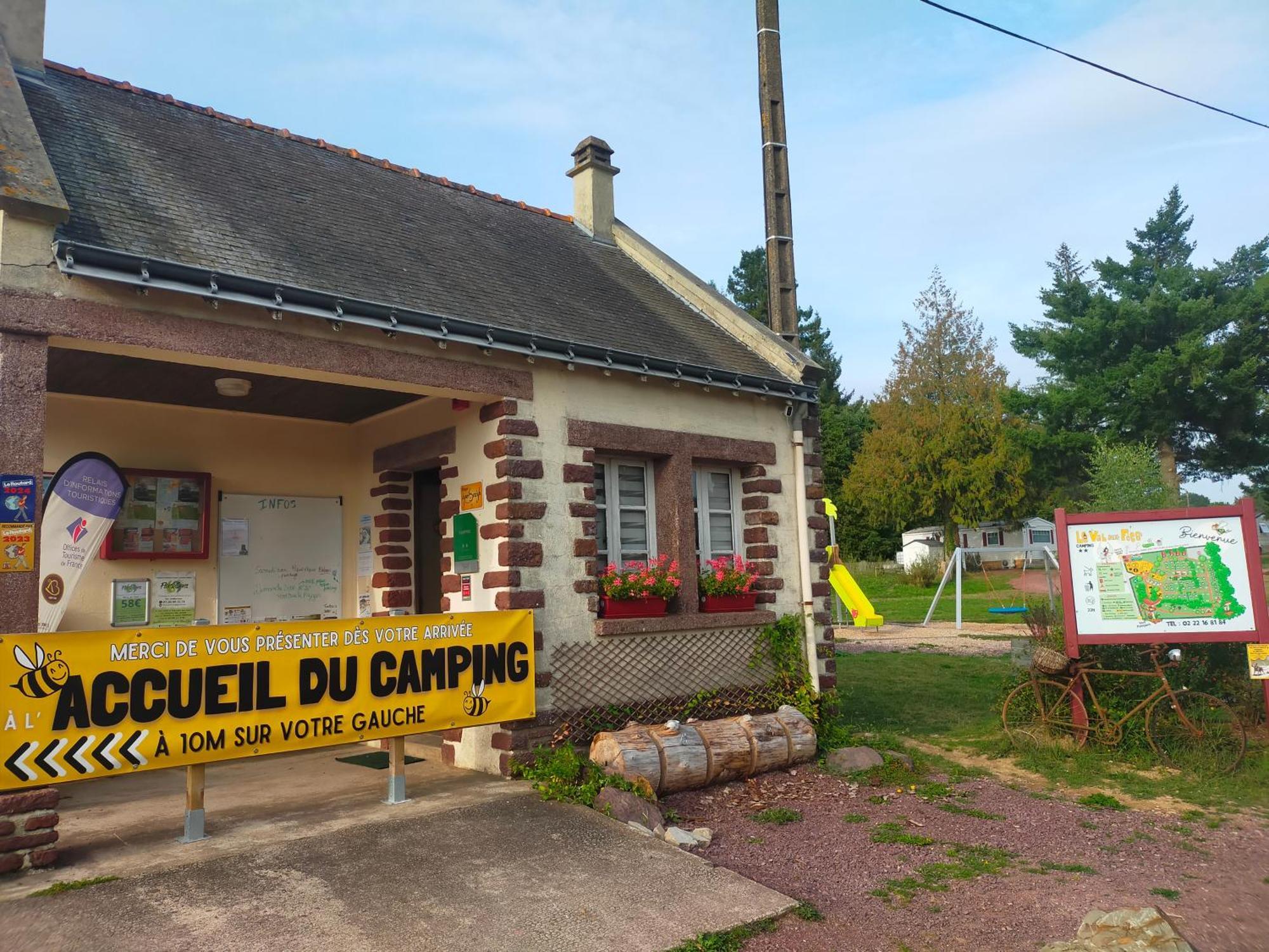 Camping Le Val Aux Fees - Broceliande Concoret Kültér fotó