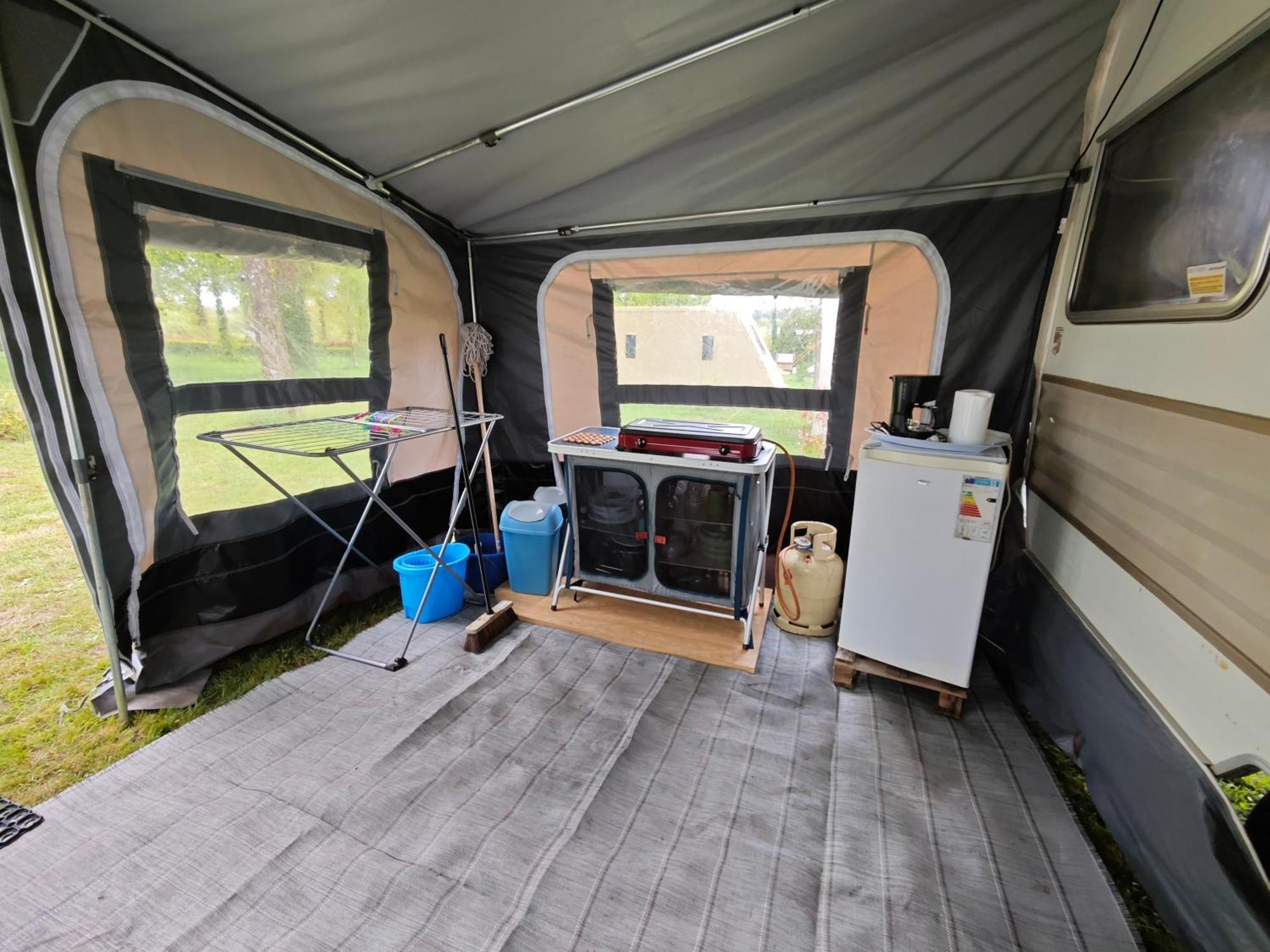 Camping Le Val Aux Fees - Broceliande Concoret Kültér fotó