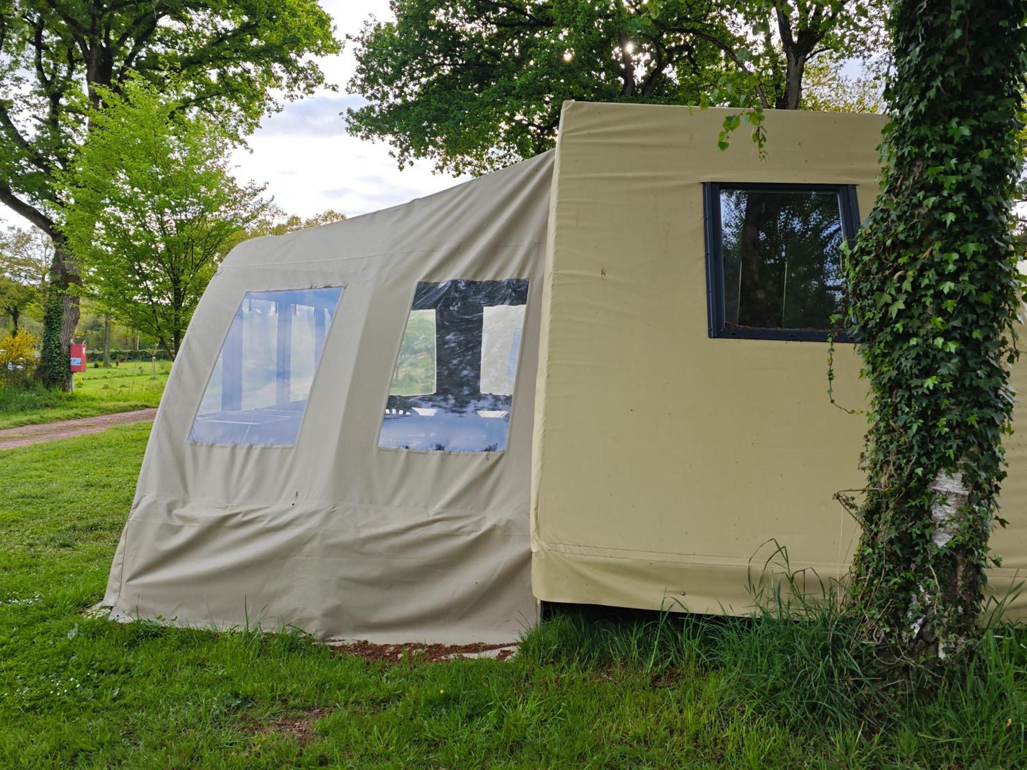 Camping Le Val Aux Fees - Broceliande Concoret Kültér fotó